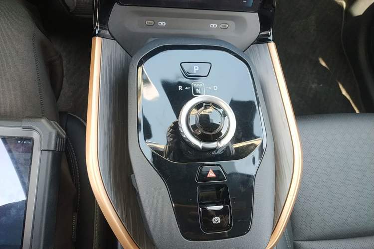 Used Toyota bZ3 2023 616 km Long-Range Premium
