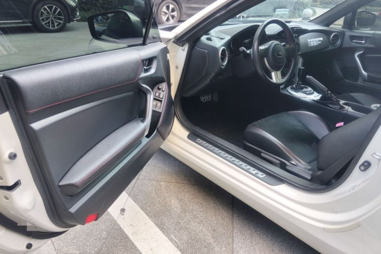 Used Subaru BRZ 2015 2.0i Automatic Model