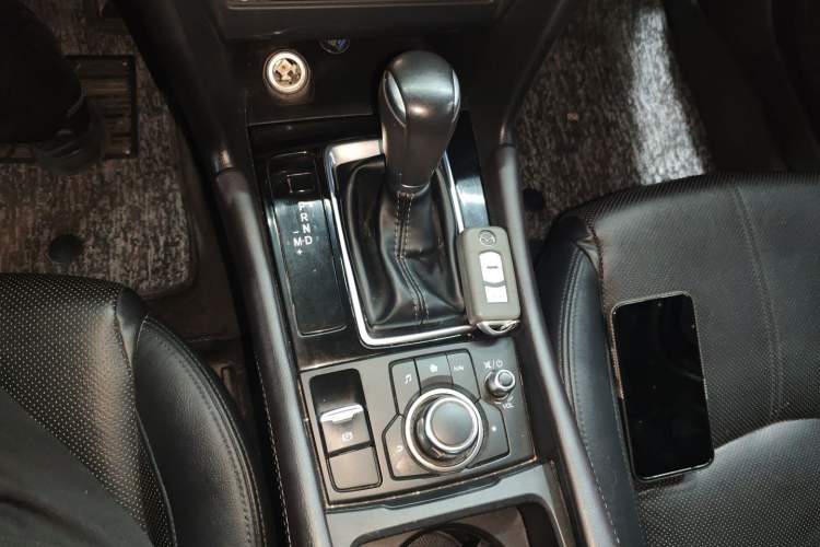 Used Mazda 3 Axela 2017 Sedan 2.0L Automatic Prestige Model China V Standard Gear Lever