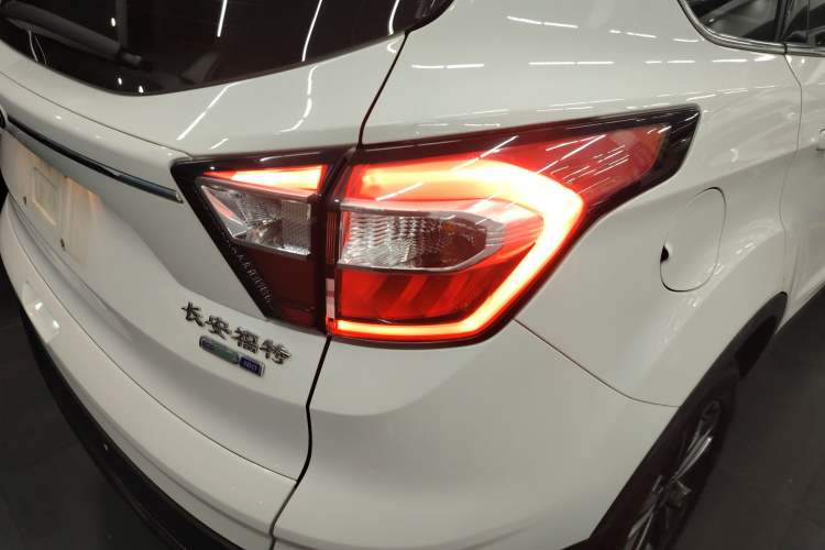 Used Ford Kuga 2019 EcoBoost 180 Two-Wheel-Drive Platinum Edition China VI Standard