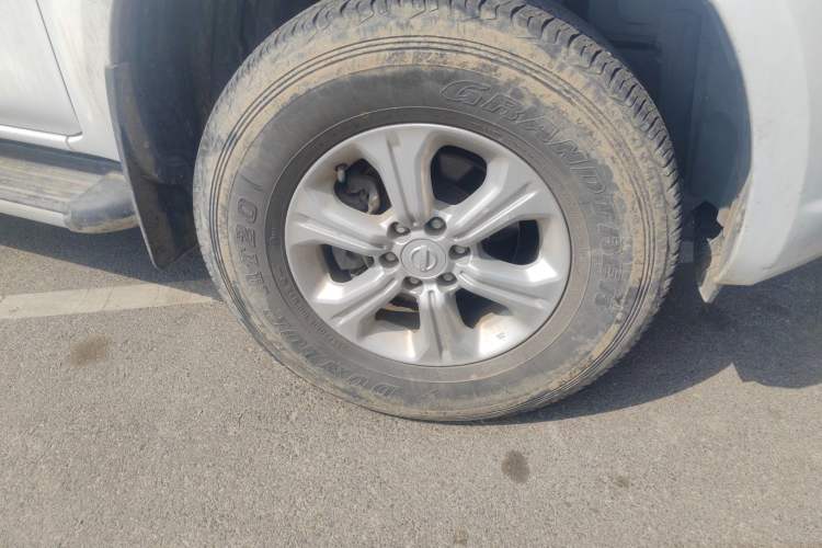 Used Nissan Navara 2017 2.5L Automatic 4x4 Luxury Edition QR25