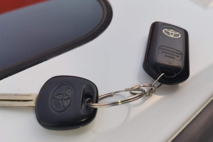 Used Toyota YARiS L Zhi Xuan 2016 Revised Version 1.5G CVT with Dynamic Sunroof