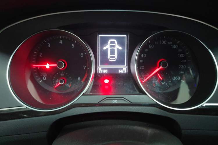 Used Volkswagen Magotan 2018 330TSI DSG Advanced Model Instrument Cluster