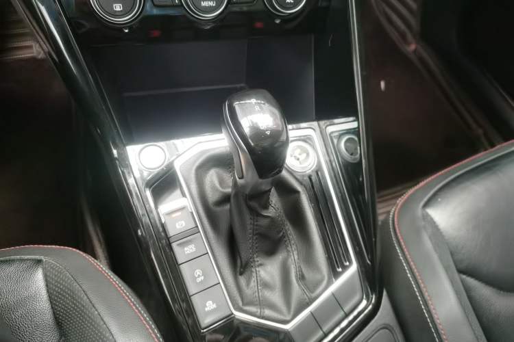 Used Volkswagen Tayron 2019 330TSI Two-Wheel-Drive Luxury Version China V Emission Standard
