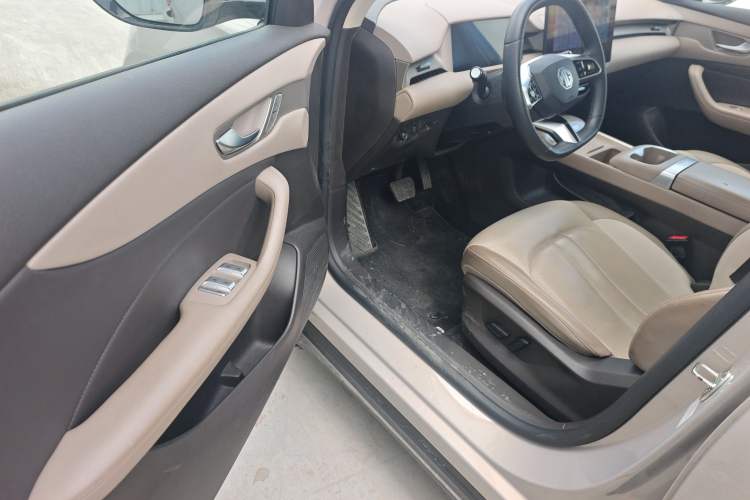 Used MG ES5 2025 525max Rear-Drive Intelligent Driving Version Driver Seat