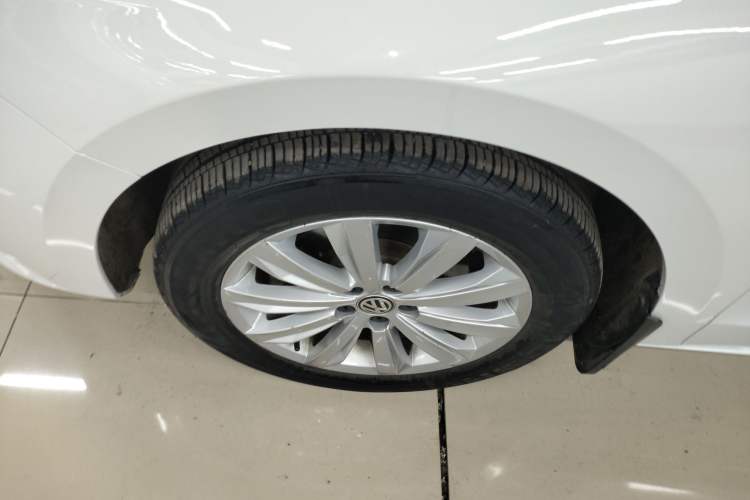 Used Volkswagen Bora 2019 Facelift Bora·Legend 1.5L Manual Fashion Edition China VI Standard Left Front Wheel Hub