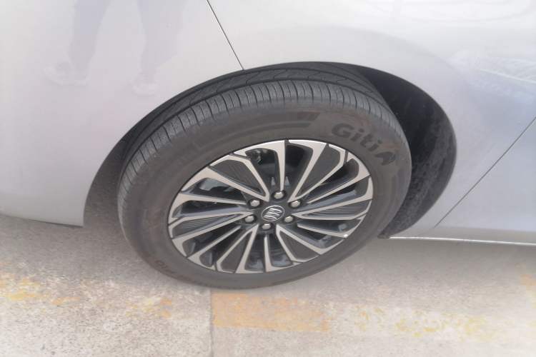 Used Buick GL8 New Energy 2025 Lu Shang Luxury Edition 7-Seater
