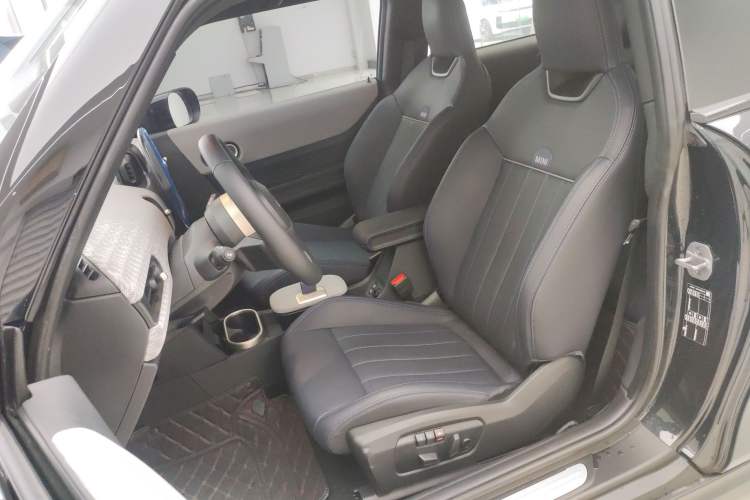 Used MINI MINI 2025 2.0T COOPER S Artist