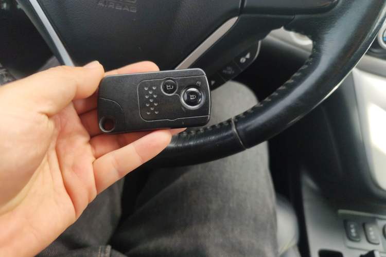 Used Honda CR-V 2012 2.4L four-wheel drive luxury version Vehicle Key