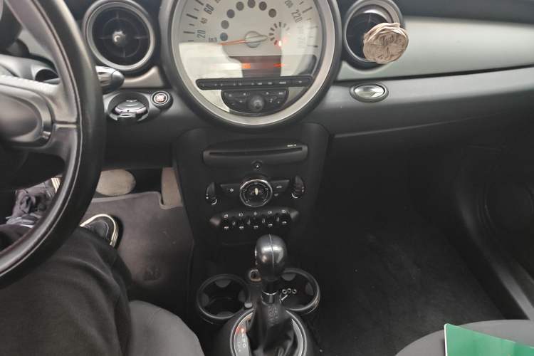 Used MINI 2011 1.6L ONE
