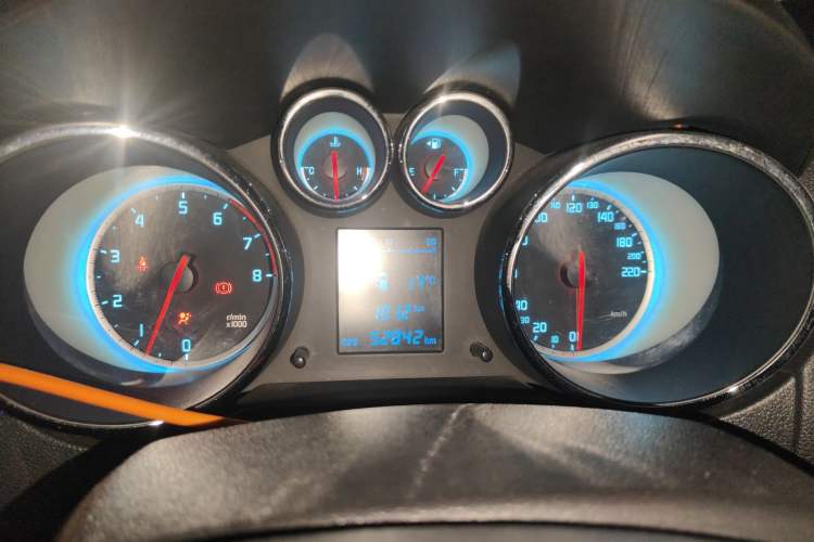 Used CHANGAN CS35 2015 1.6L Automatic Luxury Model China IV Standard
