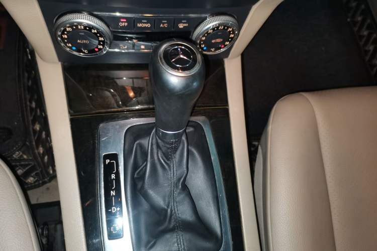 Used Mercedes-Benz GLK-Class 2011 GLK 300 4MATIC Dynamic Model