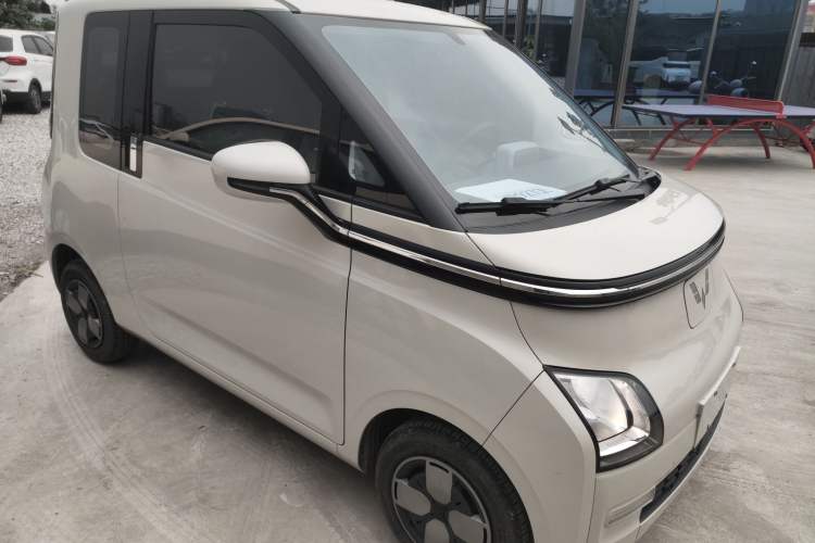 Used Wuling Air ev 2023 - Four Seats - Standard Edition