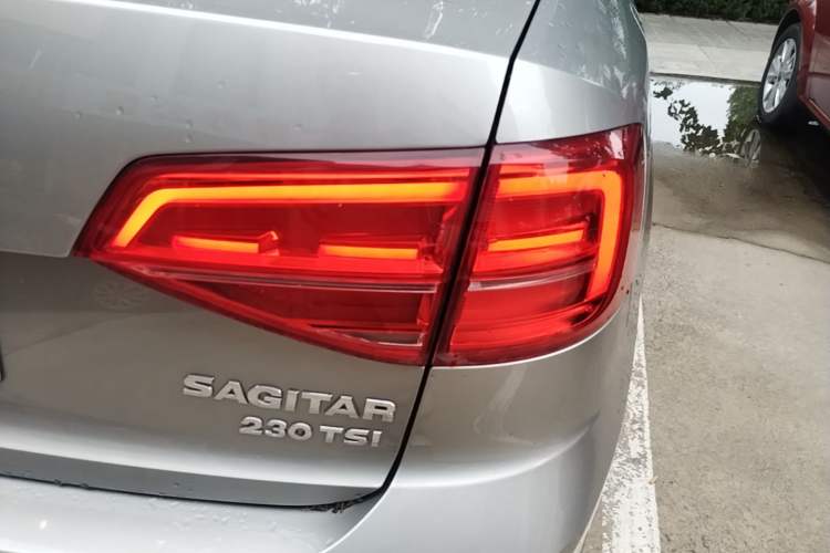 Used Volkswagen Sagitar 2017 230TSI Automatic Comfort Version