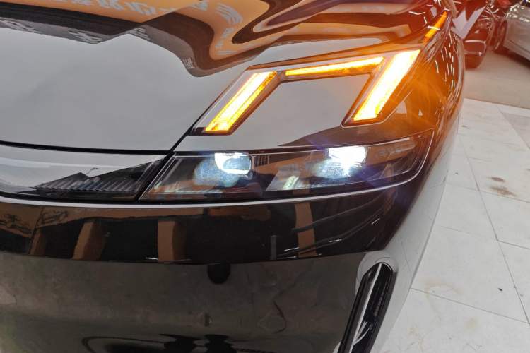 Used Lynk & Co 08 EM-P 2023 120km Long-Range Pro