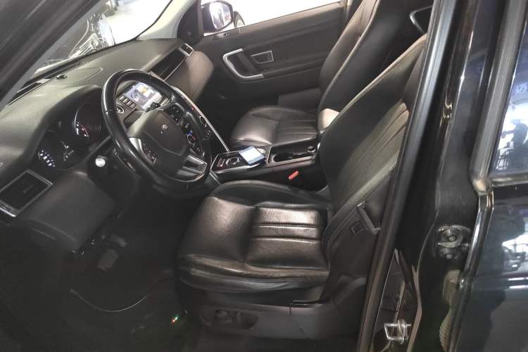 Used Land Rover Discovery Sport 2017 2.0T SE Left Front Seat