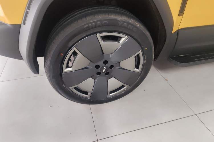 Used Chery Fulwin X3L 2025 Model 205 All-Wheel Drive High-Energy Edition
