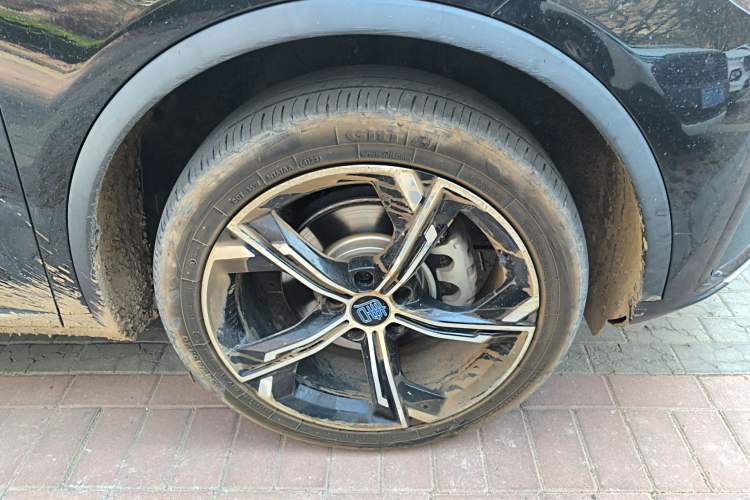 Used BYD Tang New Energy 2021 DM-i 112KM Prestige Model Right Front Wheel Hub