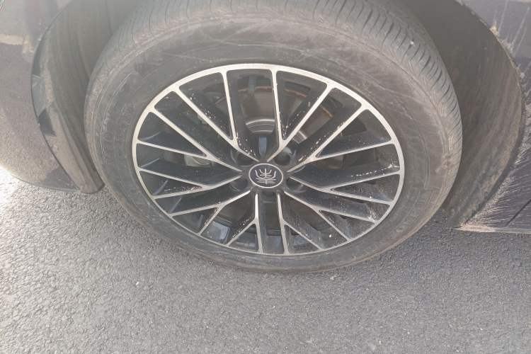 Used BYD Qin L 2025 DM-i Smart Drive 120KM Excellence Model Exterior 4