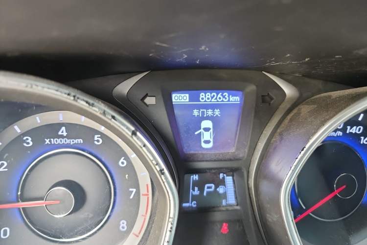 Used Hyundai Elantra (5th Generation / Langdong) 2015 1.6L Automatic Leading Model Odometer Close Up