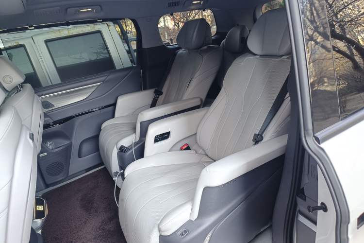 Used Buick GL8 2025 Lu Zun Deluxe Edition