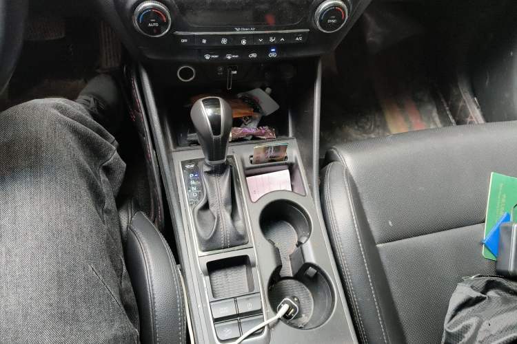 Used Hyundai Tucson 2015 1.6T Dual-Clutch Two-Wheel-Drive Leading Model Gear Lever