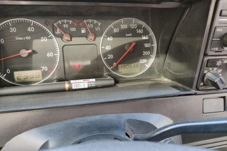 Used Volkswagen Santana Classic 2007 1.8L Jingchang Model Odometer Close Up