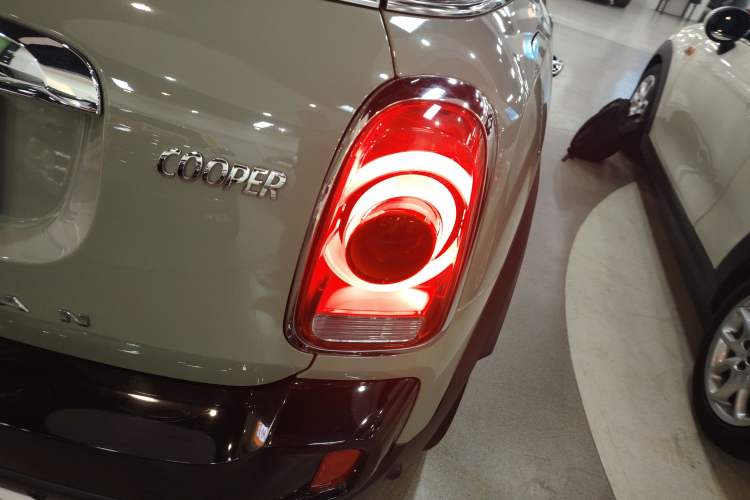 Used MINI Countryman 2017 1.5T COOPER ALL4 Explorer Right Rear Taillight