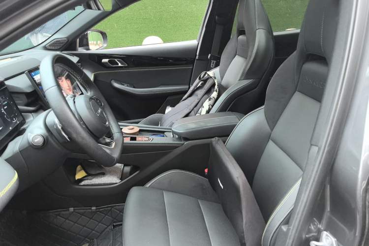 Used Lynk & Co 03 2023 1.5TD DCT JingPro Left Front Seat