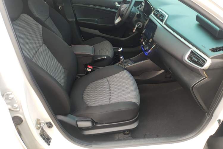 Used Hyundai Verna (older generation) 2017 1.4L Manual Colorful Skyroof Version China V Standard Right Front Seat