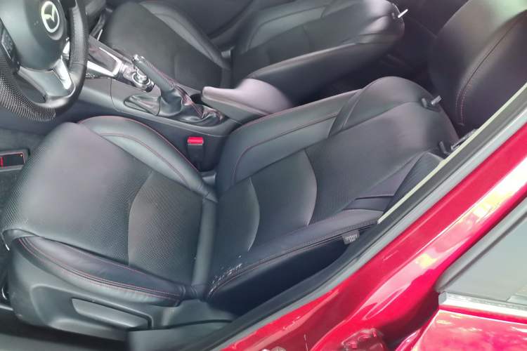 Used Mazda 3 Axela 2016 Sedan 2.0L Automatic Sport Model Left Front Seat