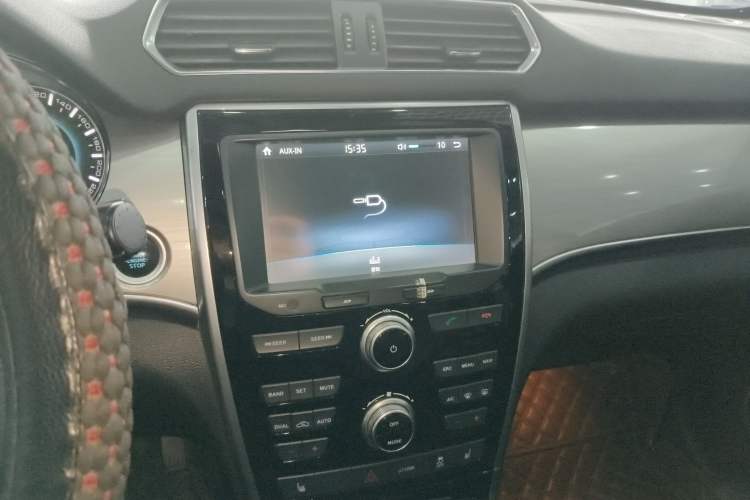 Used Haval H2 2016 Red-Label 1.5T Manual Two-Wheel Drive Luxury Model