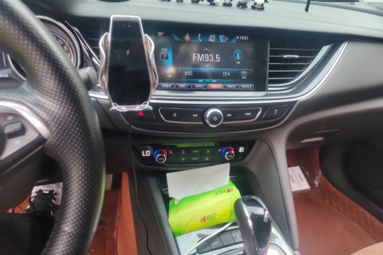 Used Buick Regal 2017 20T Elite Edition Audio And AC Panel