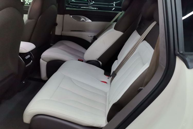 Used IM LS7 2023 100kWh Lux Rear-Drive Version