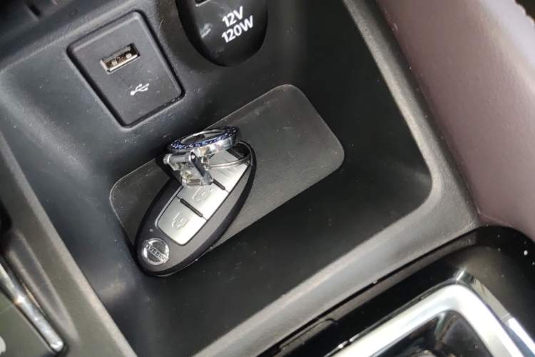 Used Nissan Qashqai 2019 2.0L CVT Luxury Edition Interior 1