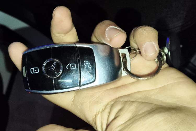 Used Mercedes-Benz E-Class New Energy 2022 Restyled E 350 e L Plug-in Hybrid Sports Sedan Vehicle Key