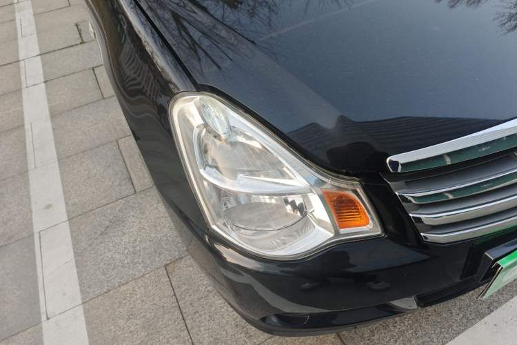 Used Nissan Sylphy 2016 Classic 1.6XE Manual Leading Edition Right Front Headlight