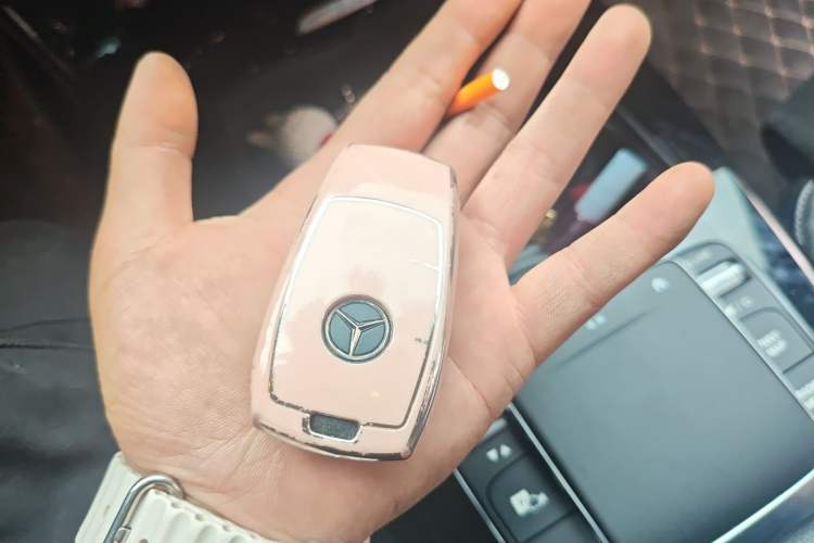 Used Mercedes-Benz A-Class 2022 Revised Version A 200 L Sport Sedan Fashionable Style Vehicle Key