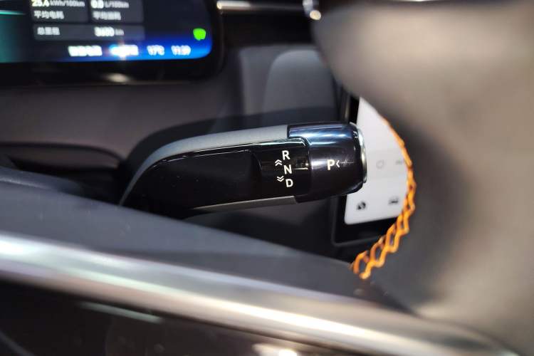 Used Zeekr 9X 2025 Moon Black Edition 70kWh
