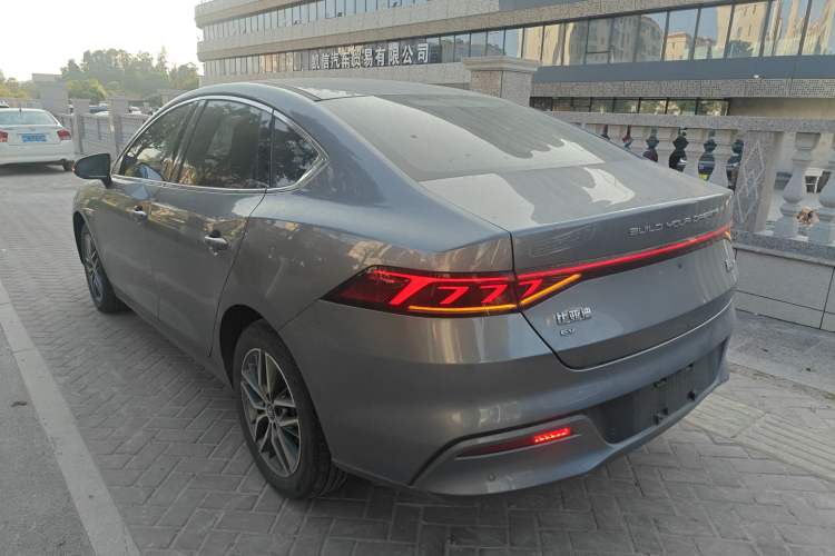 Used BYD Qin PLUS 2024 Honor Edition EV 420KM Leading Model
