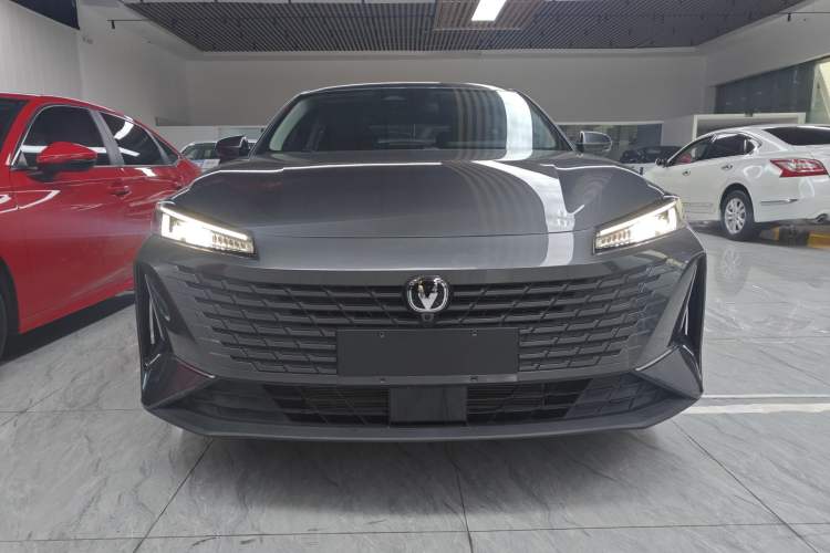 Used CHANGAN Eado DD 2023 Blue Whale NE 1.5T GDI DCT Flagship Model Exterior 1