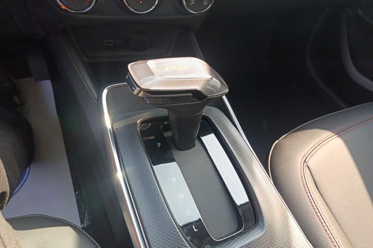 Used Chevrolet Trax 2022 Encore RS 1.5T CVT Cool Gear Lever