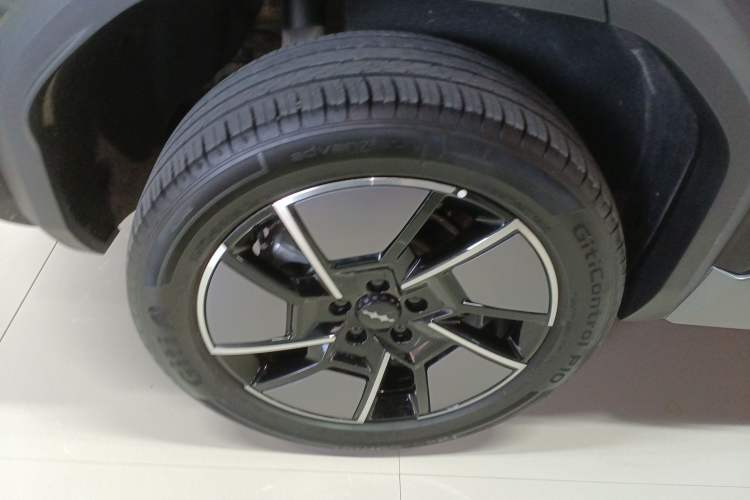 Used Formula Leopard Titanium 3 2025 501 km All-Wheel Drive Intelligent Driving Max Edition
