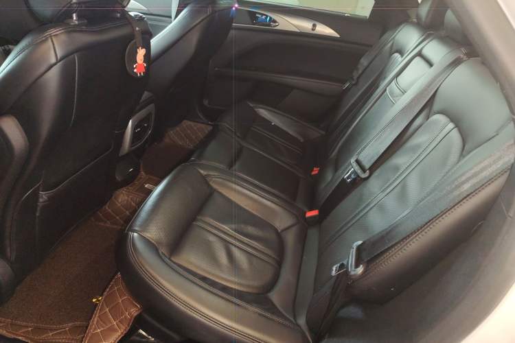 Used Lincoln MKZ 2020 2.0T MONO Limited Luxury Edition MONO WHITE Left Rear Seat