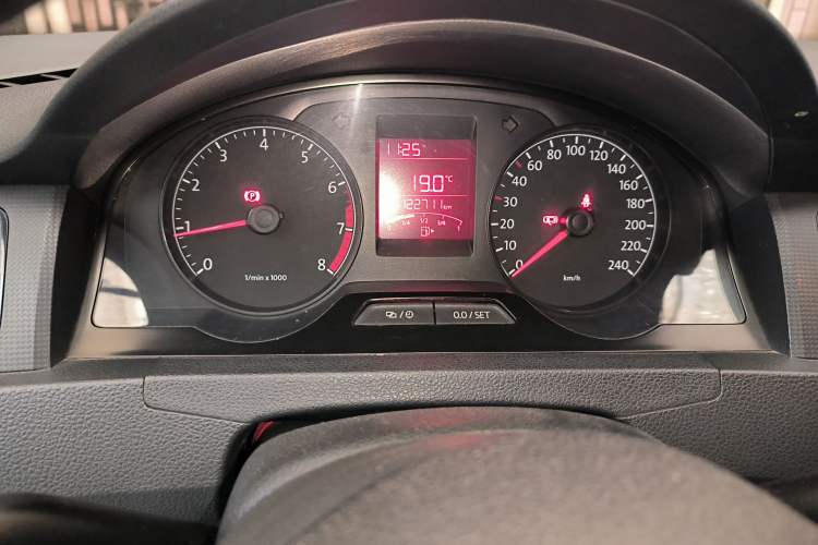 Used Volkswagen Santana 2015 1.4L Manual Fashion Edition