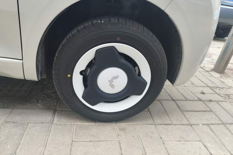 Used Wuling Hongguang MINIEV 2024 3rd Generation 215km Youth Edition Right Front Wheel Hub