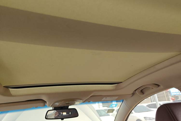 Used Baojun 560 2017 1.5T DCT Flagship Model 7 Seats