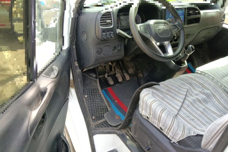 Used JMC Transit 2019 2.8T Commercial Version Short Wheelbase Mid-Roof 6-Seater China VI JX493 Driver Seat