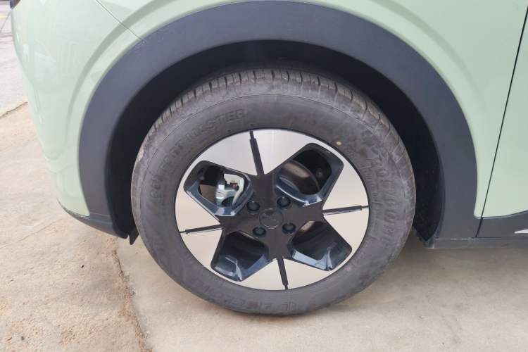 Used Geely Galaxy Geome 2025 UP 410km Exploration+ Edition
