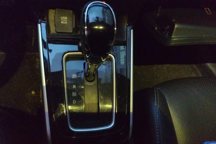 Used Nissan Sylphy 2016 1.6 XL CVT Luxury Edition Gear Lever